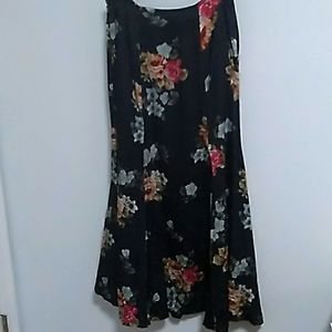 100 silk skirt size 10 flowery design.